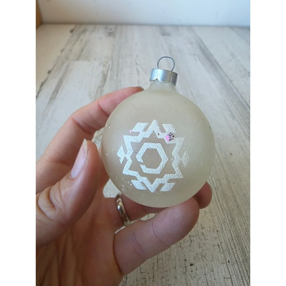 Vintage coby White frosted matte stencil snowflake ball ornament Xmas tree